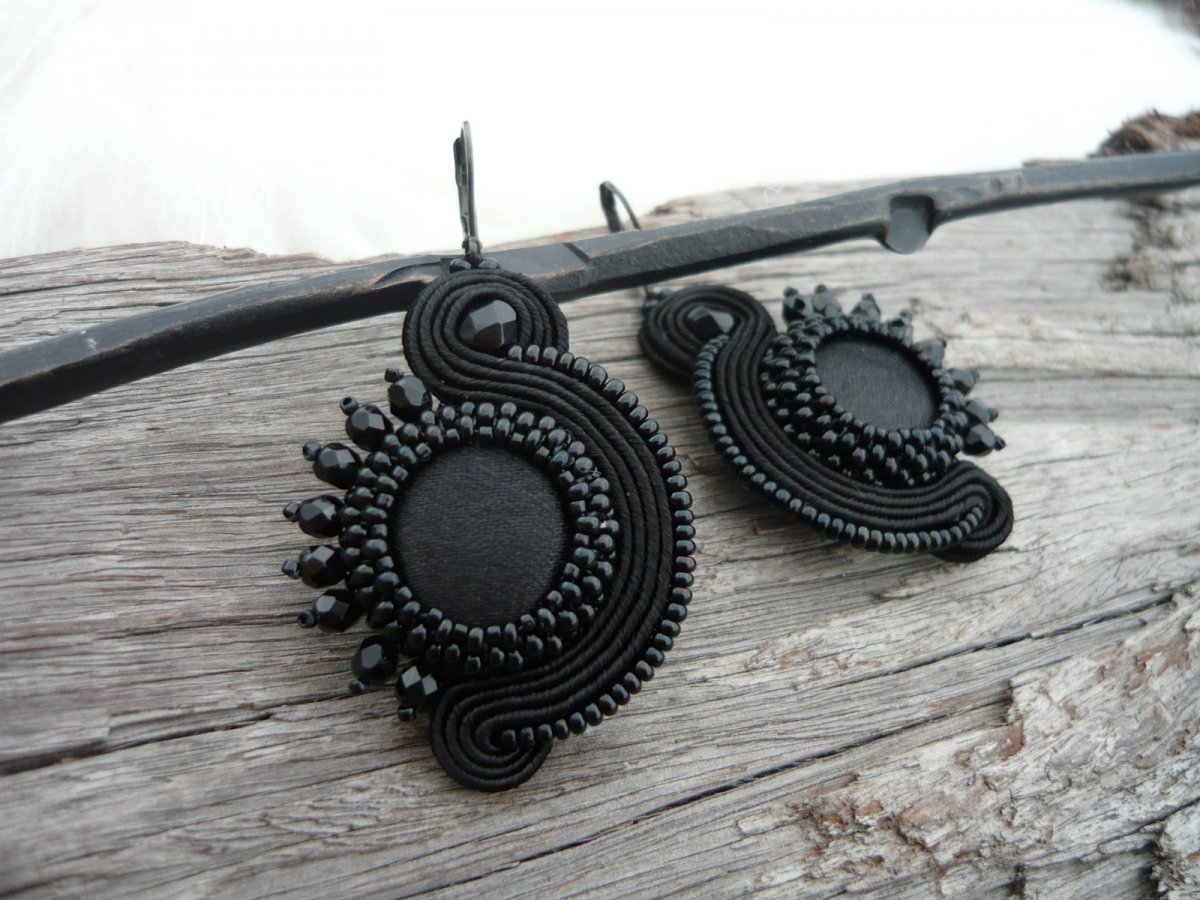 Soutache náušnice Big Black sun