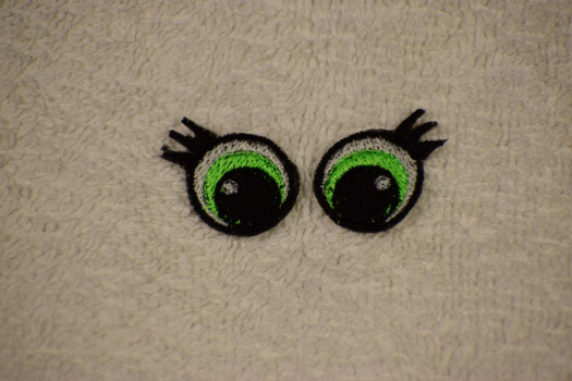 Vyšívané oči reflexní zelené s řasami 2cm 1 pár