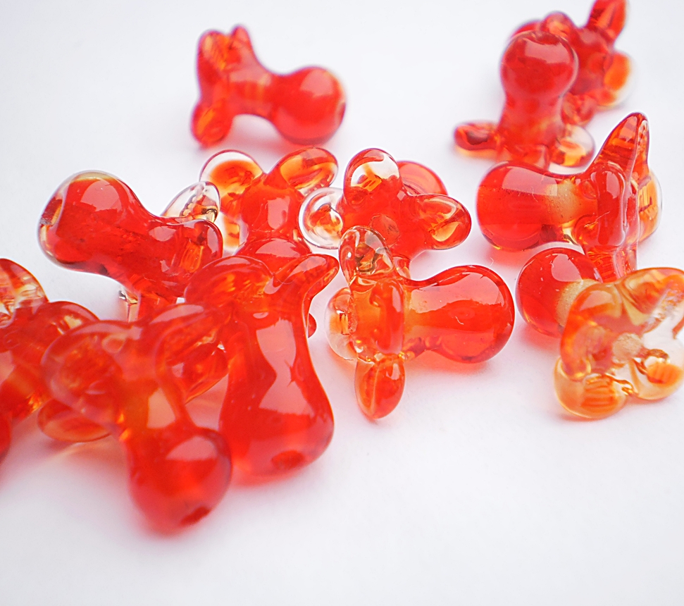 Vinutá skleněná perla zvonek...