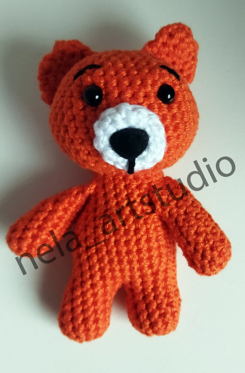 Háčkovaný medvídek oranžový