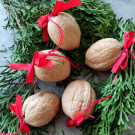 Oříšek s překvapením