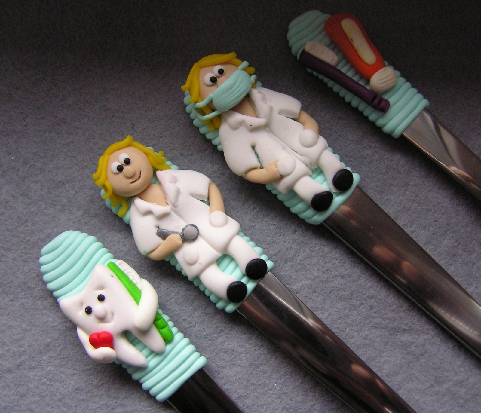 4 dílný příbor v klasické velikosti