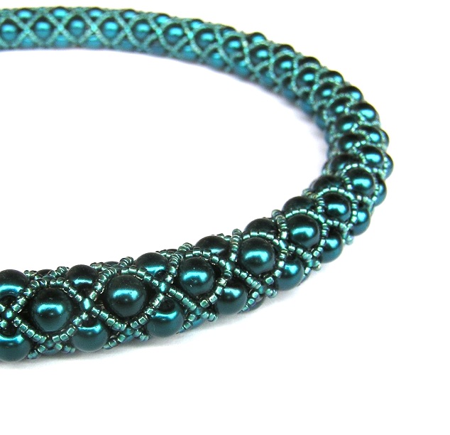 Tmavě tyrkysové perličky