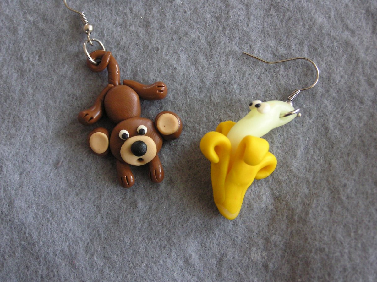 Opička a banán (banán svítí ve tmě)