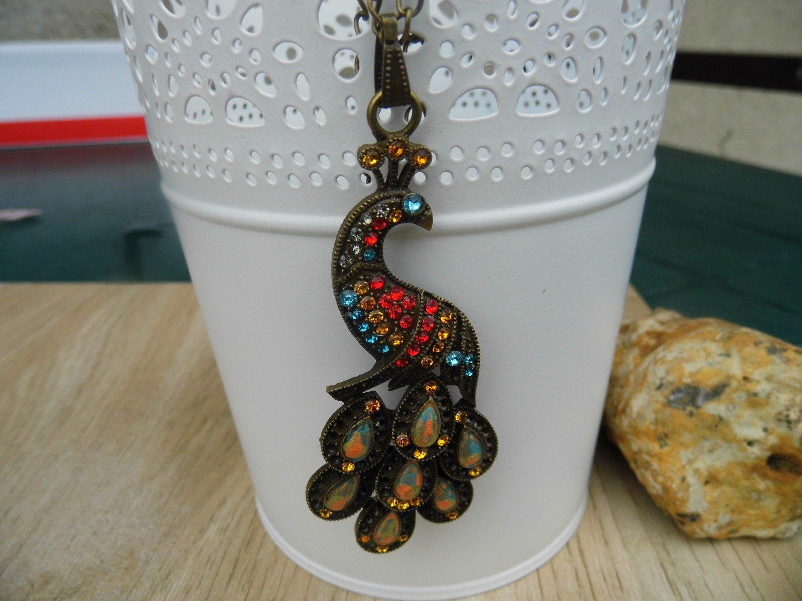 Barevný páv - náhrdelník