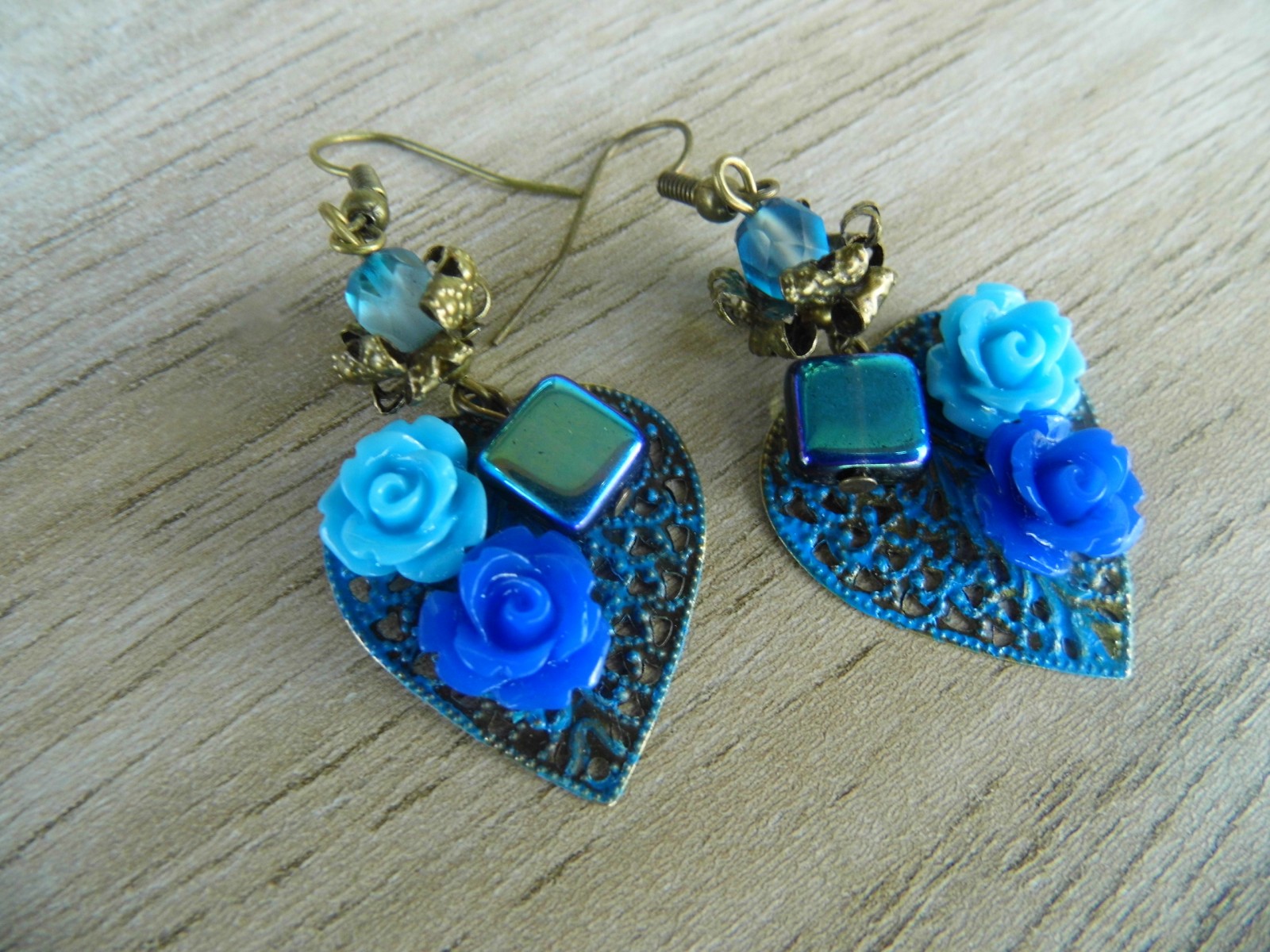 Náušnice filig.srdíčka v modrém