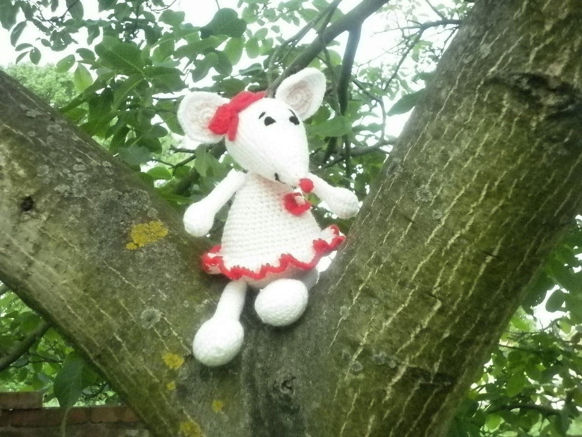 Háčkovaná myška Majka - hračky na zakázku