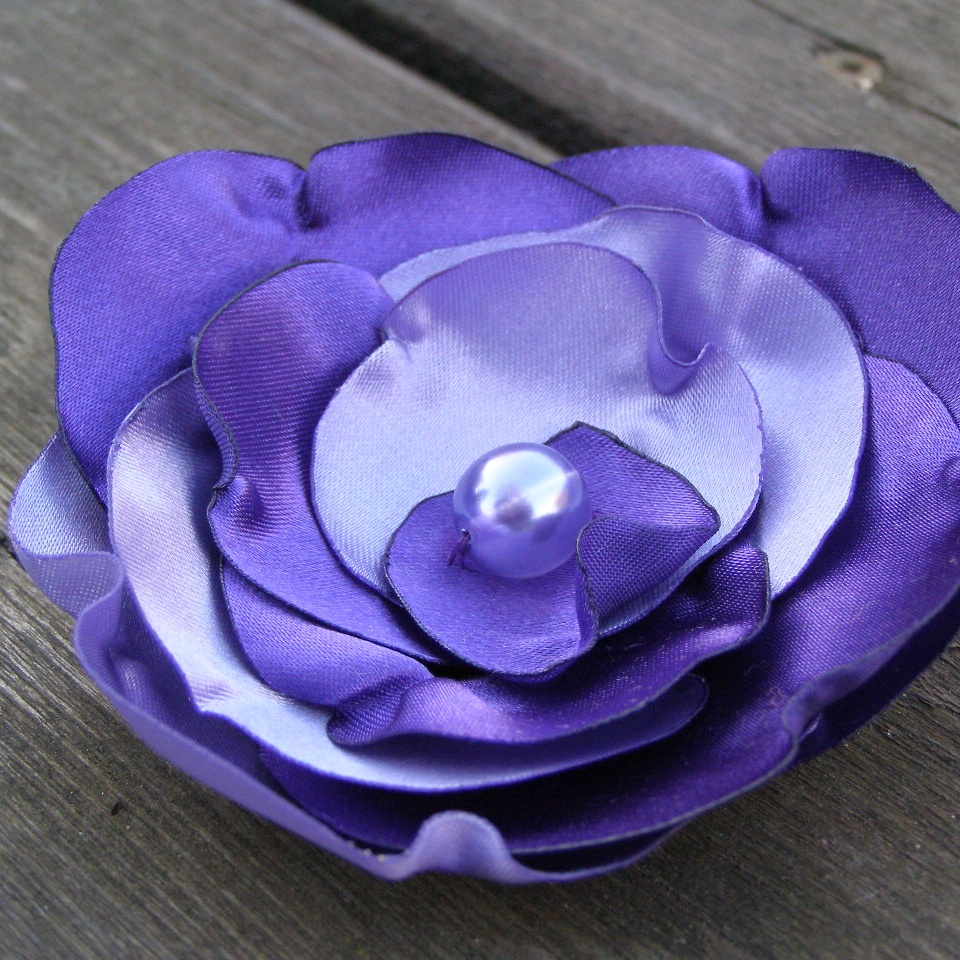 Saténová brož fialová  !SLEVA!