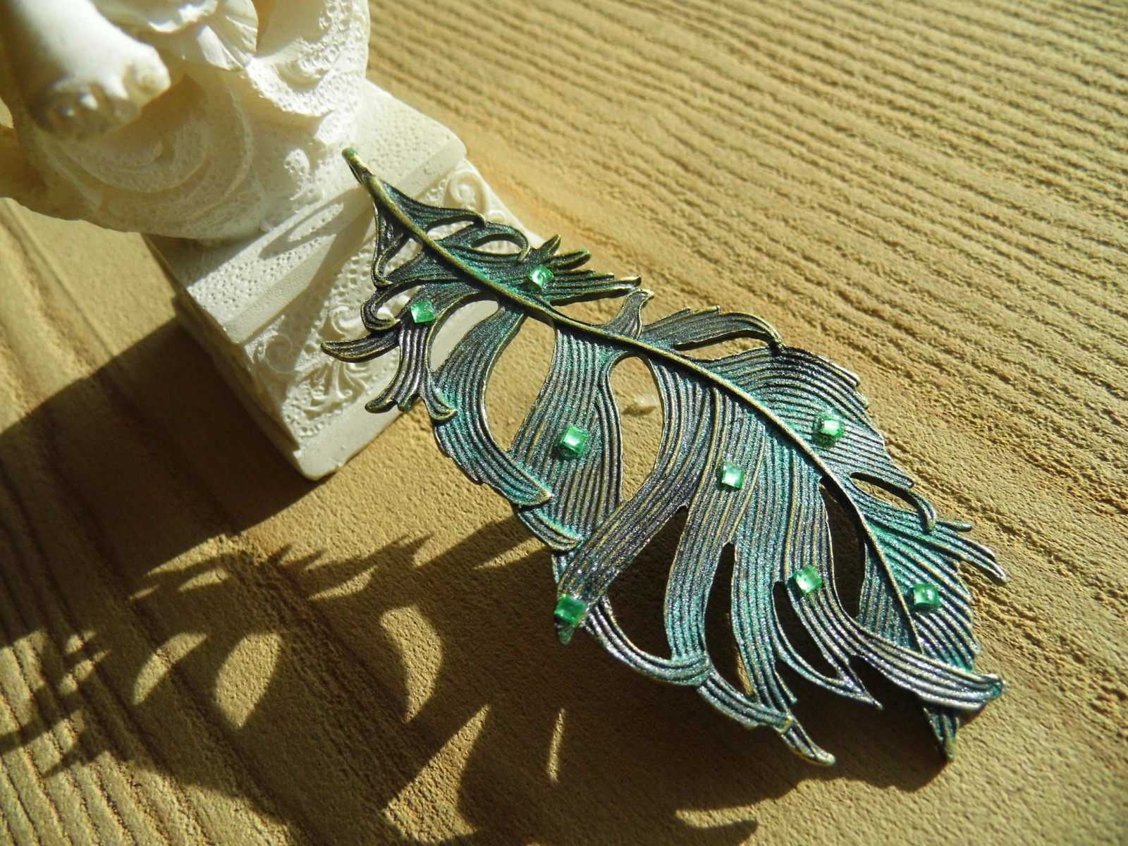 Brož - velké pírko