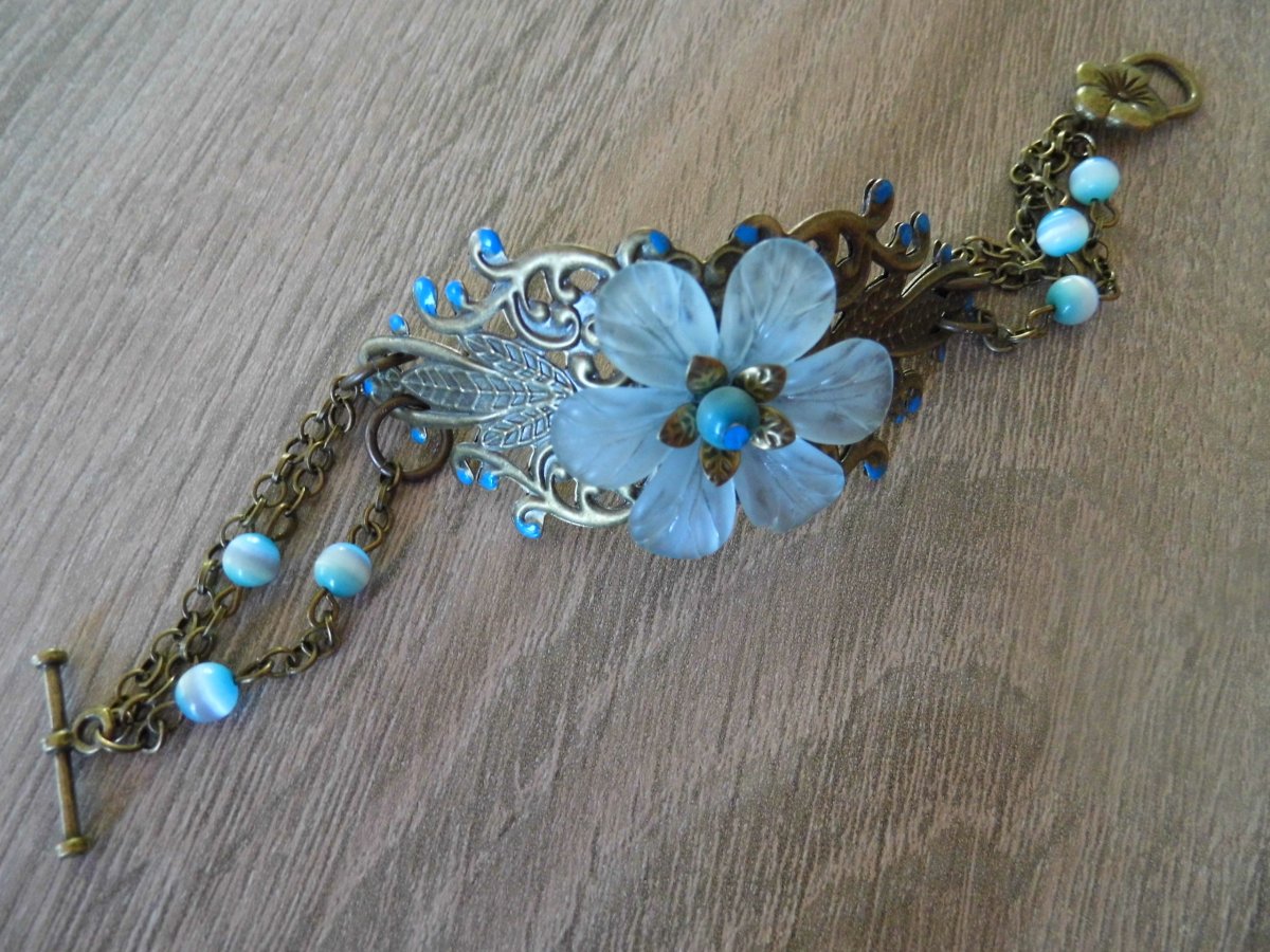 Náramek z filgránu a korálků