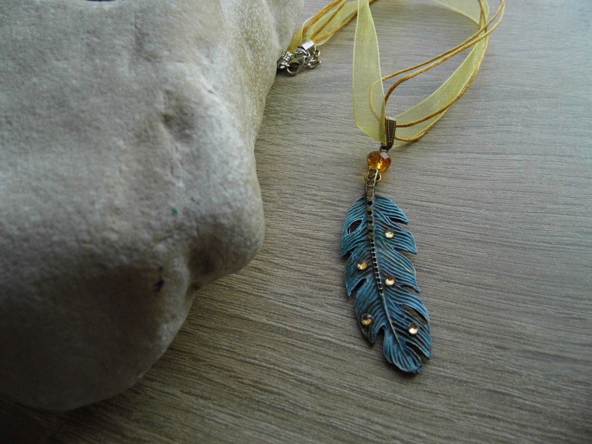 náhrdelník list se šatony