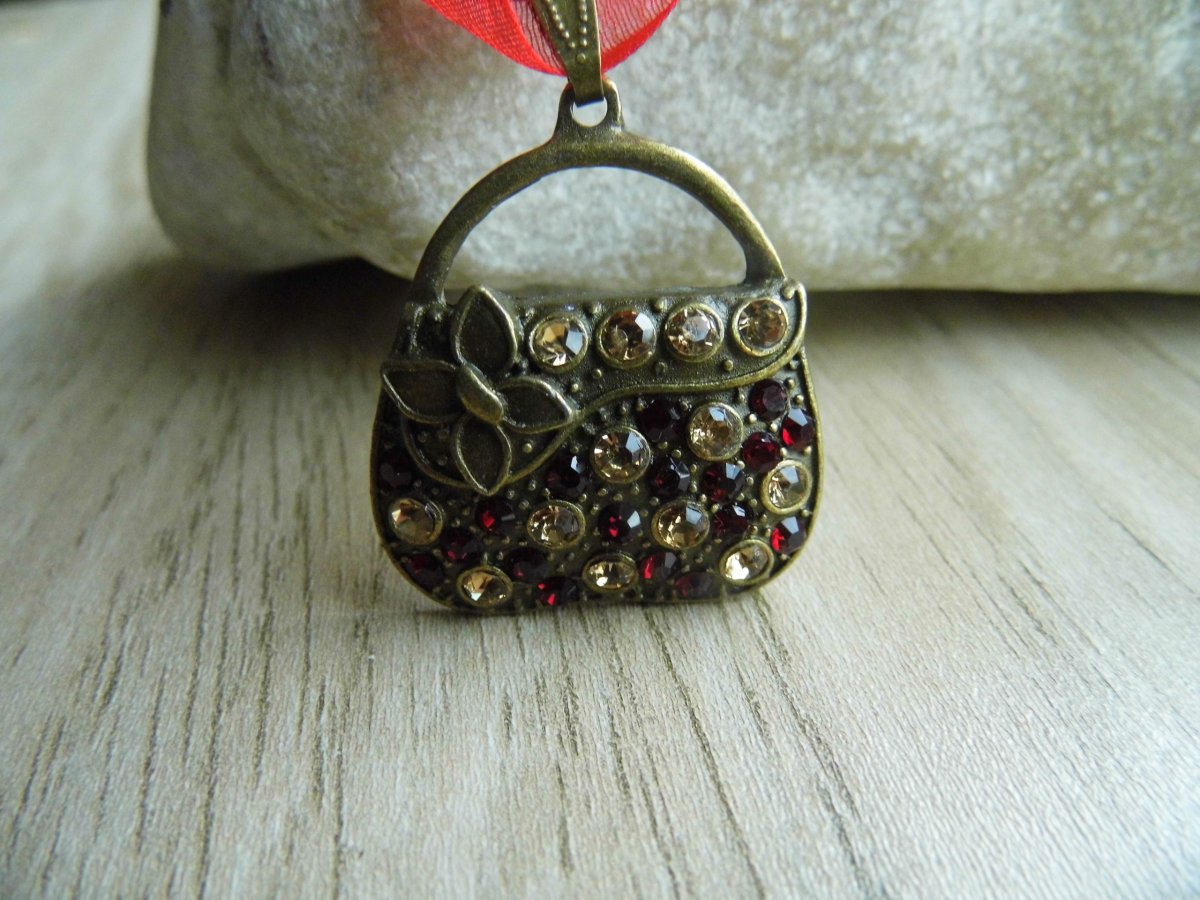 Taštička se šatony - náhrdelník