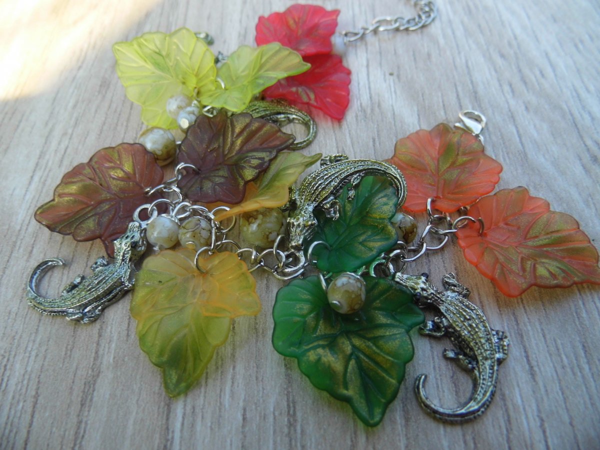 náramek z akrylových listů...