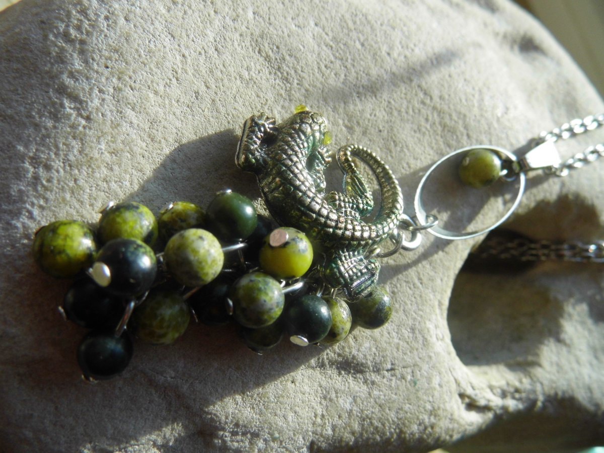 ještěrka s jadeitem - náhrdelník