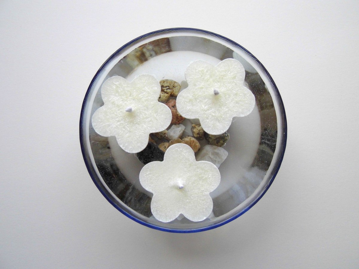 Plovoucí svíčky - kytičky (bílá)