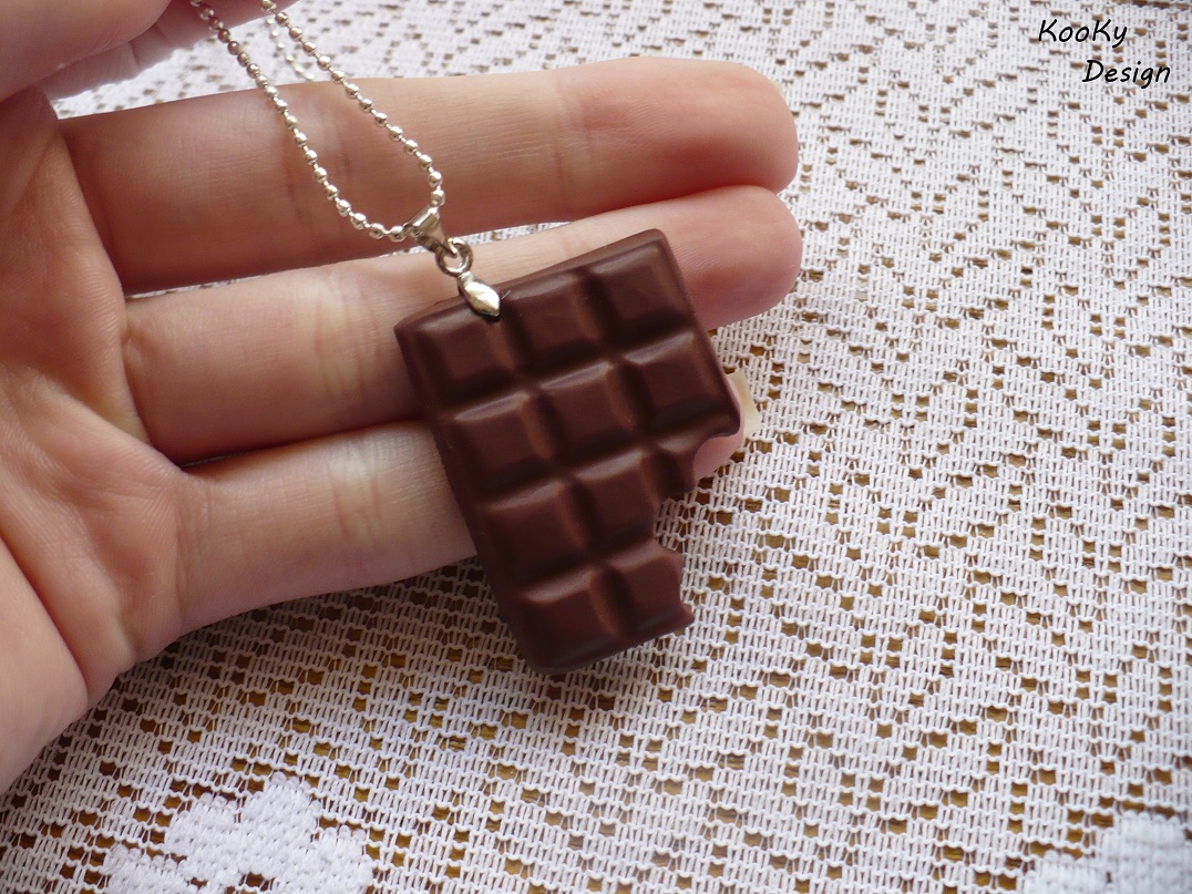 Náhrdelník - nakousnutá čokoládka