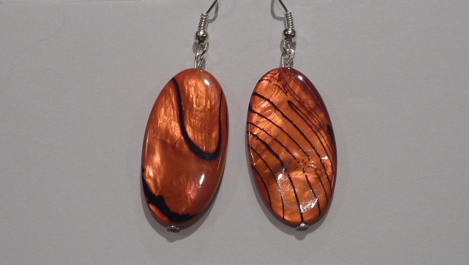 Oranžovo-černé oválky