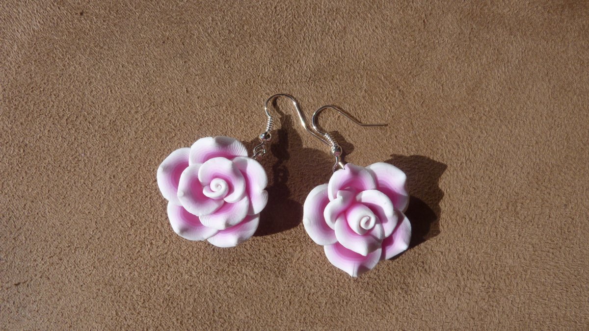 Světle růžové kytičky