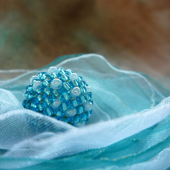 V rozkvětu - blankytná brož