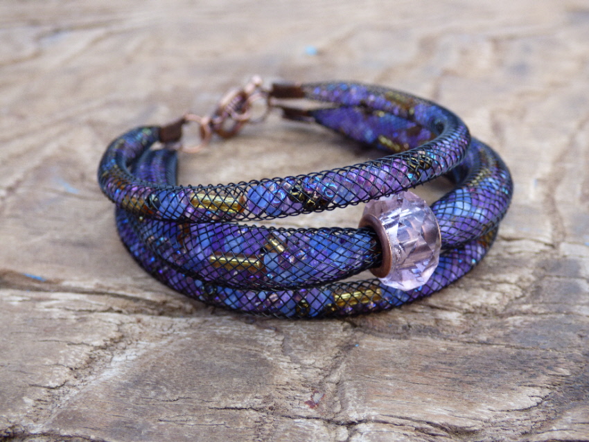 Náramek ... dutinka 010