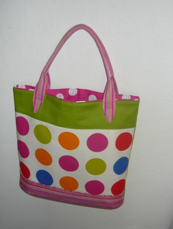 Kabela s opravdu velkými puntíky