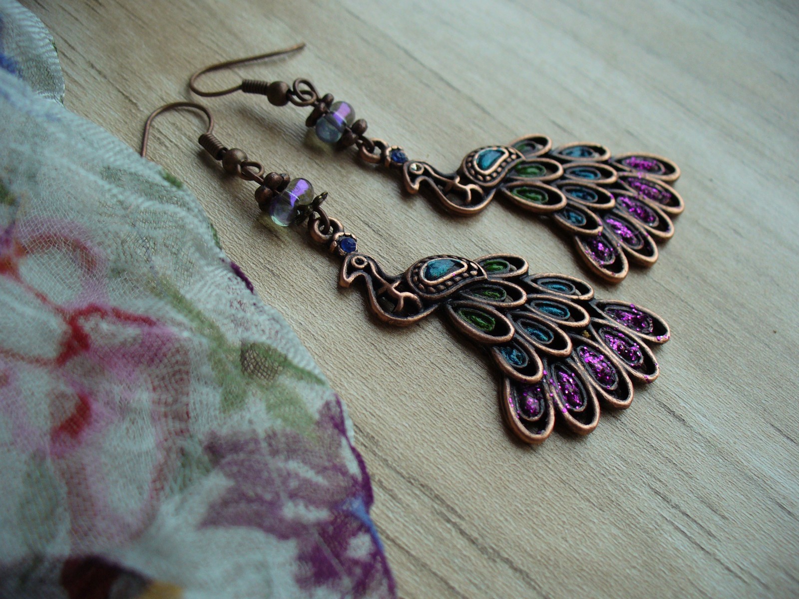 Náušnice pávi v měděné barvě