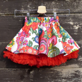 Mini verze FuFu sukně květovaná1 s červenou spodničkou
