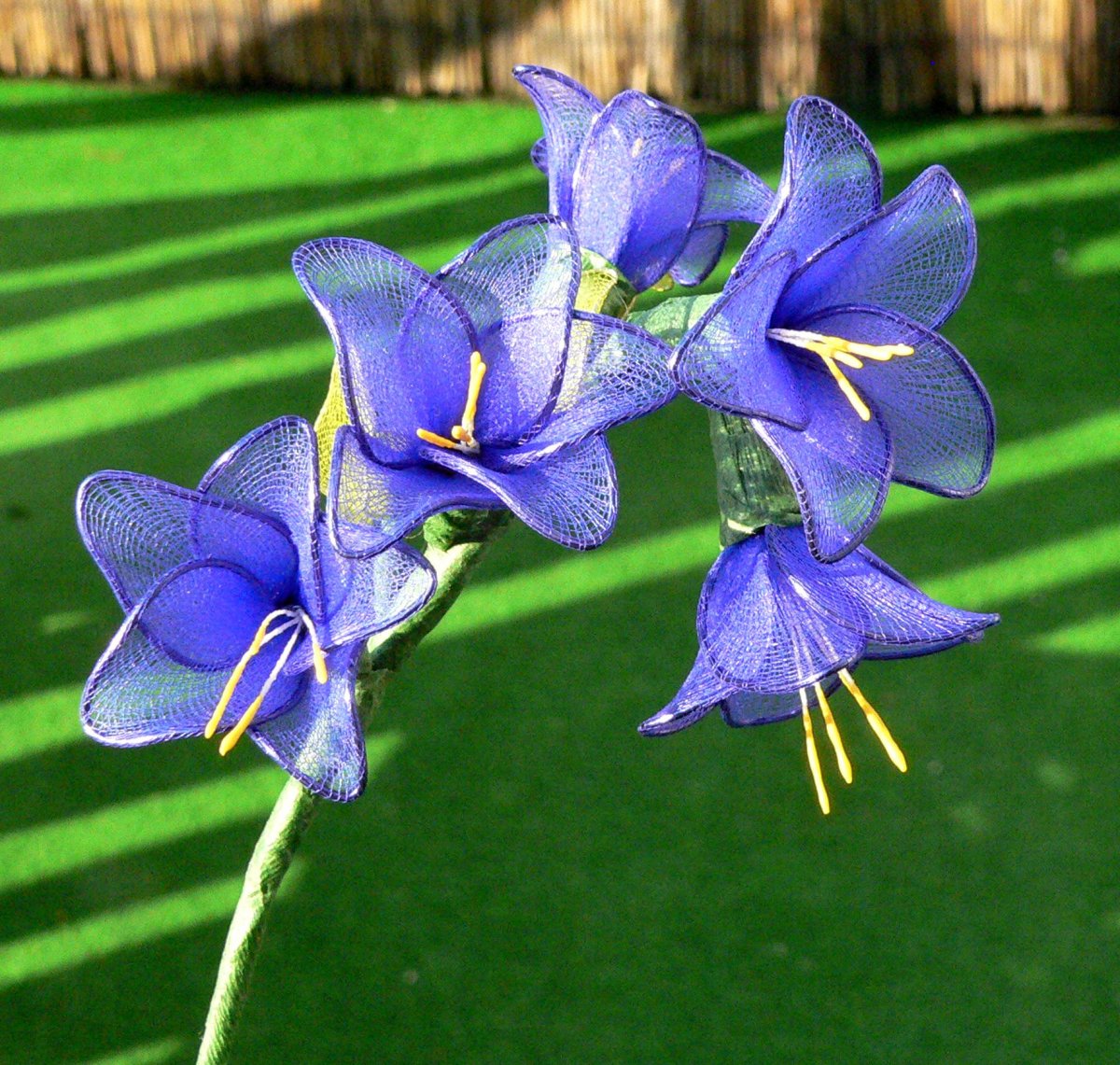 zvonky - nylonový květ