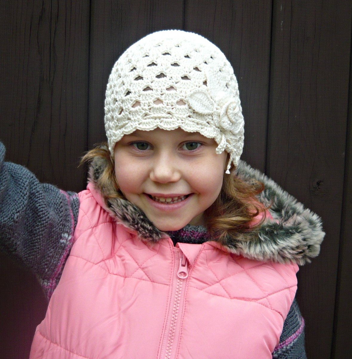 Háčkovaná čepička  smetanová