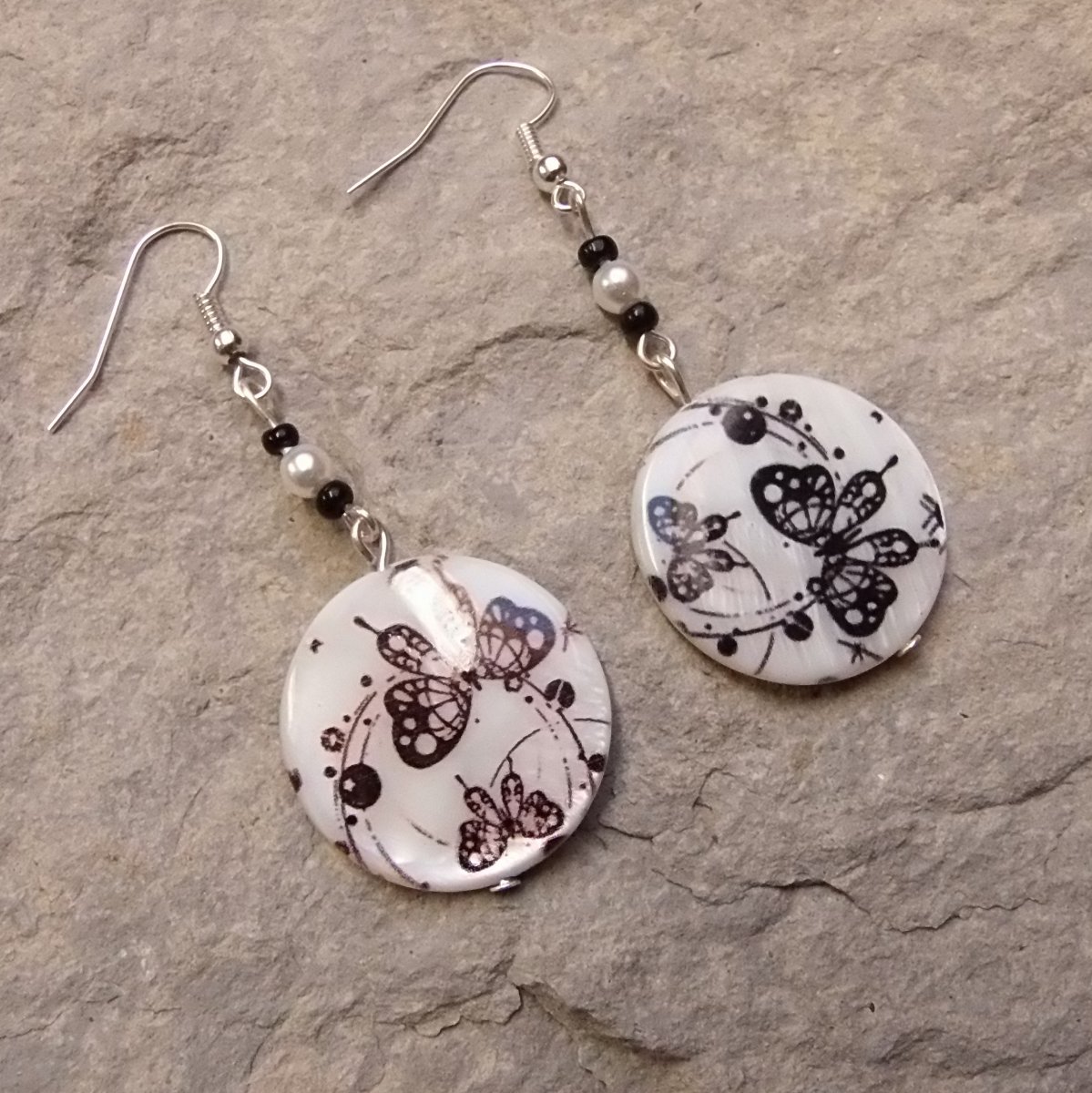 Černo-bílí motýlci