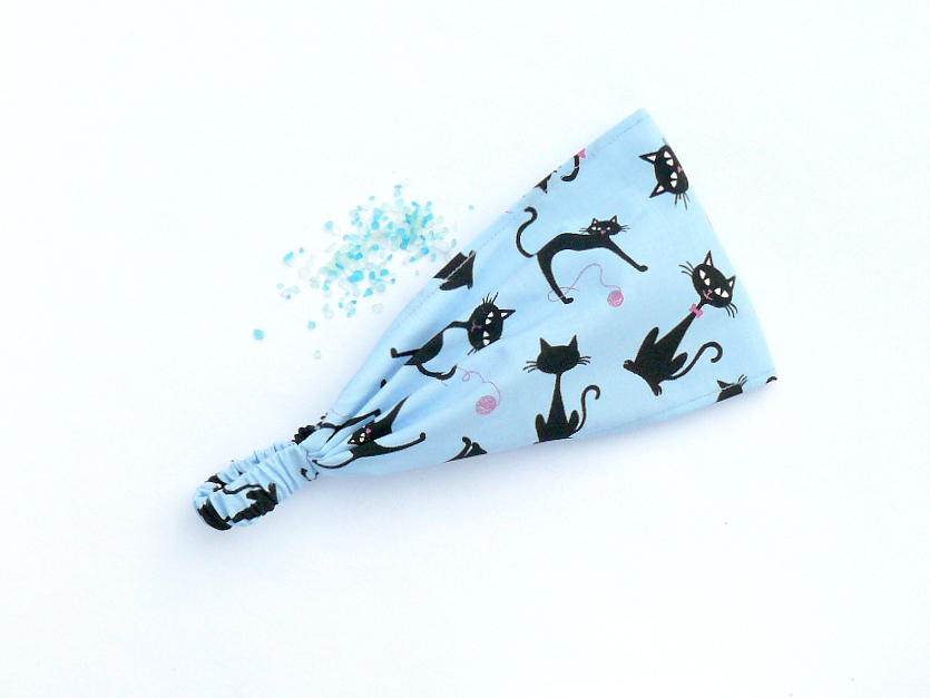 Látková čelenka - kočky na modré - DĚTSKÁ
