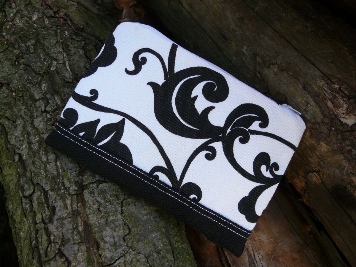 Taštička černo/bílá