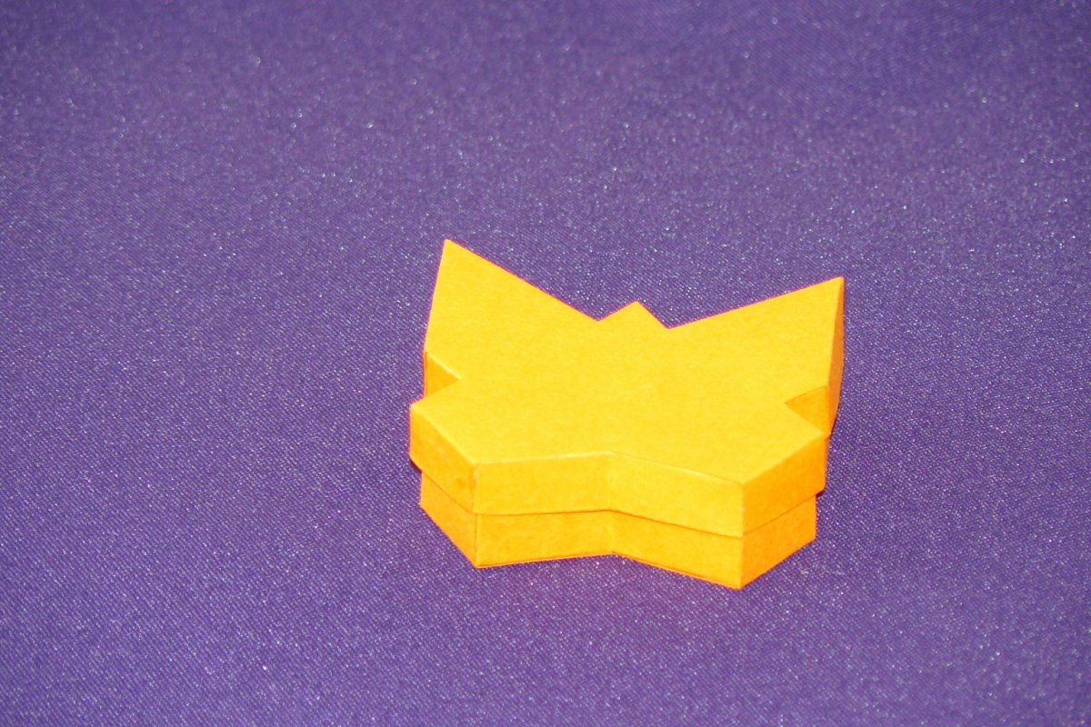 Motýl krabička s víčkem