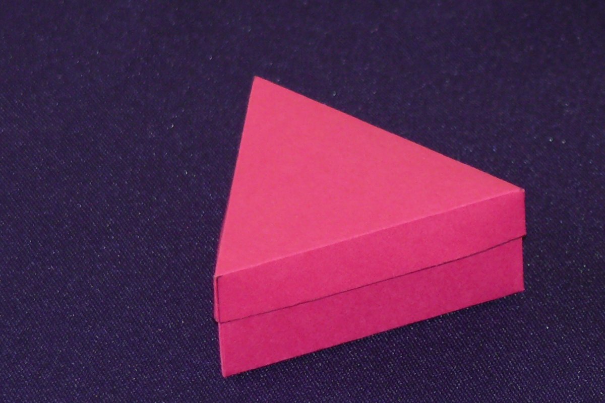 Trojúhelník krabička s víčkem