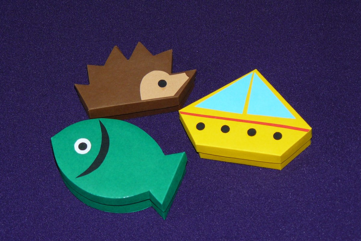 tři krabičky - ježek, plachetnice, ryba