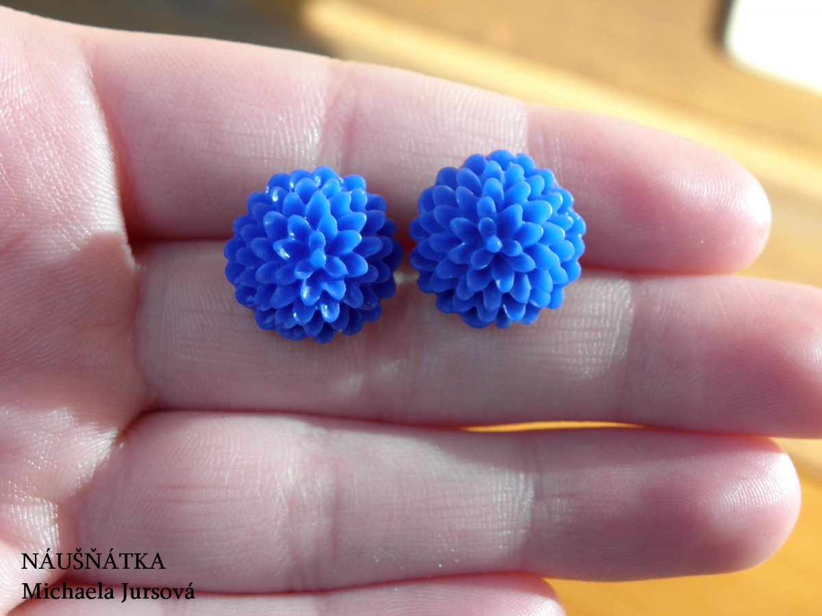 puzetky - přímo do ucha