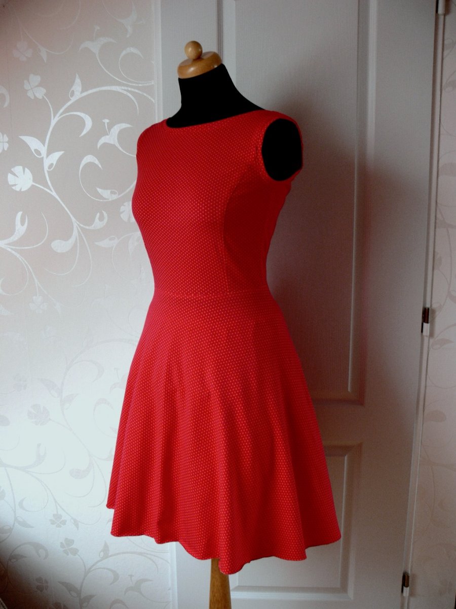 Červené šaty ala 50.léta