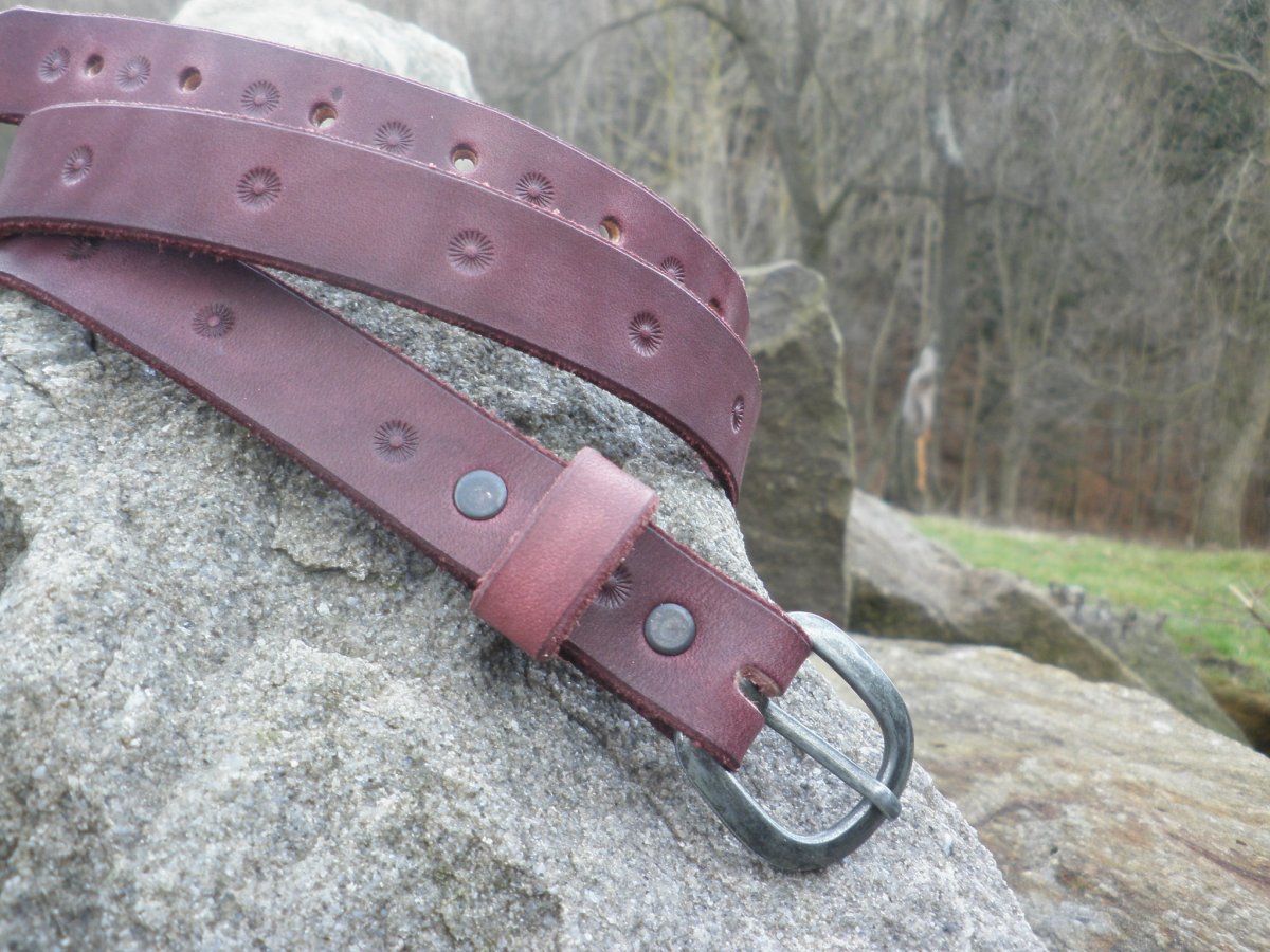 Tenký opasek fialový