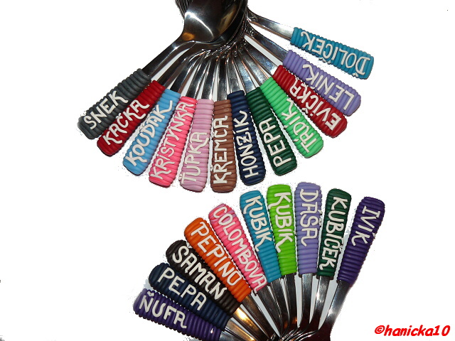 Sada lžiček se jmény