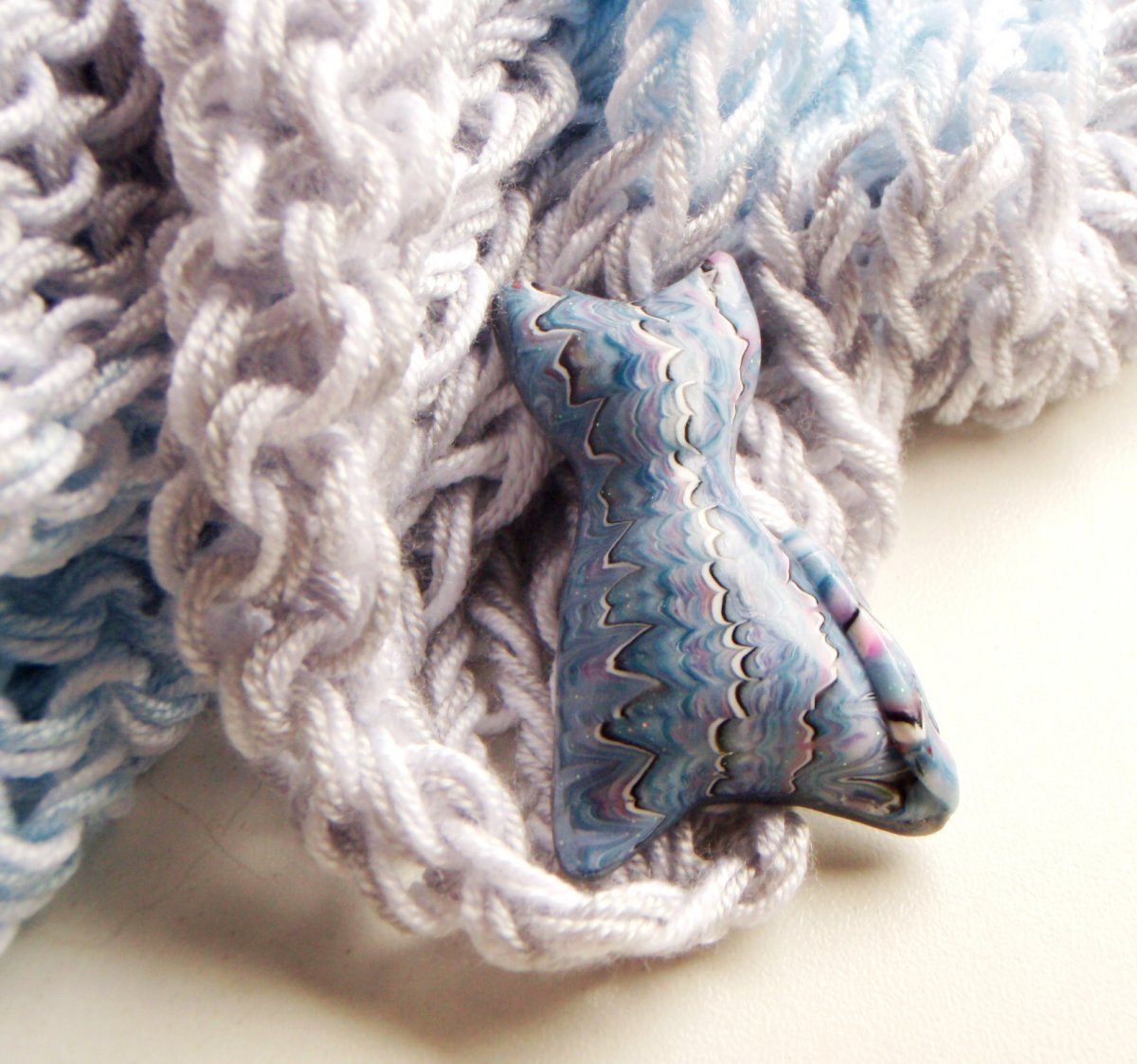 Kočičí brož modrá