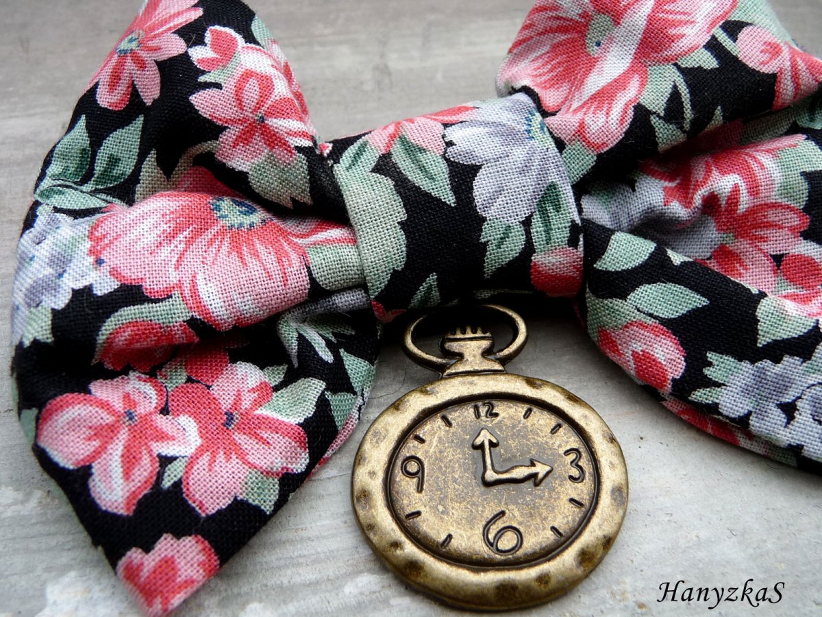 Brož: Nadčasová mašle