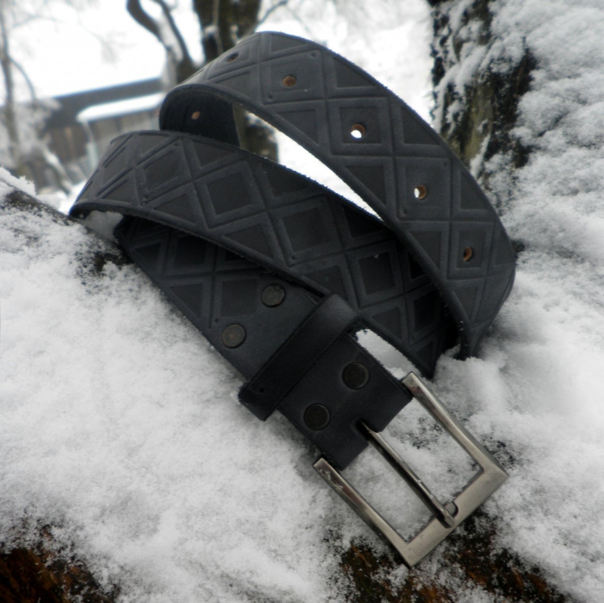 opasek černý hadí :)