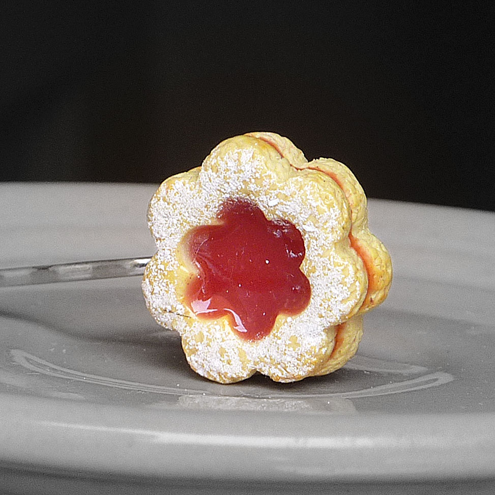 sponka s lineckou kytičkou