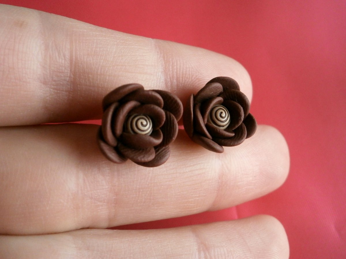 Náušnice hnědé květinky