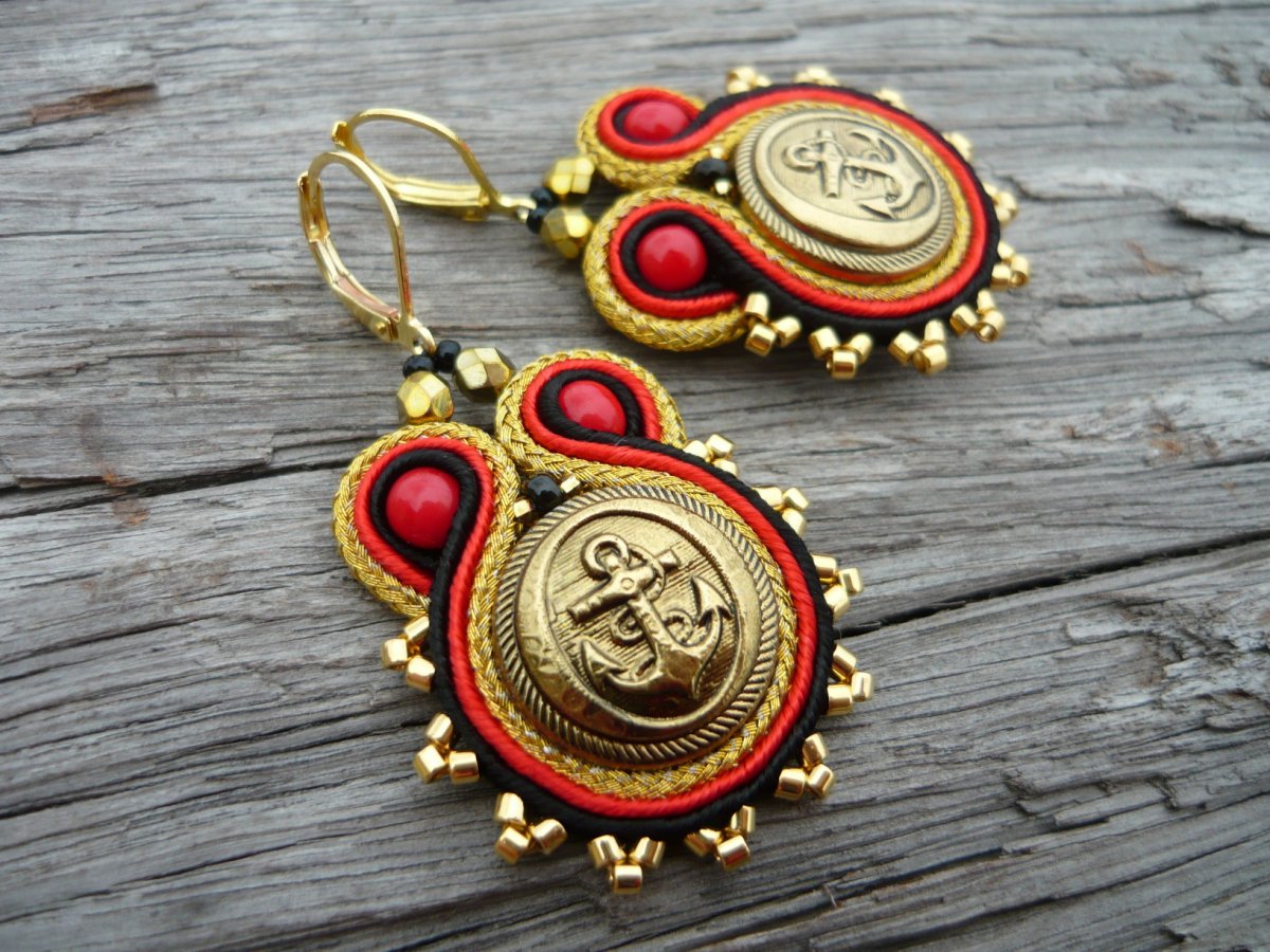 Náušnice Zlatá kotva v červené