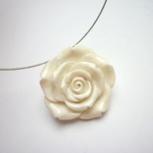 bílá růže - náhrdelník - vyroben na přání