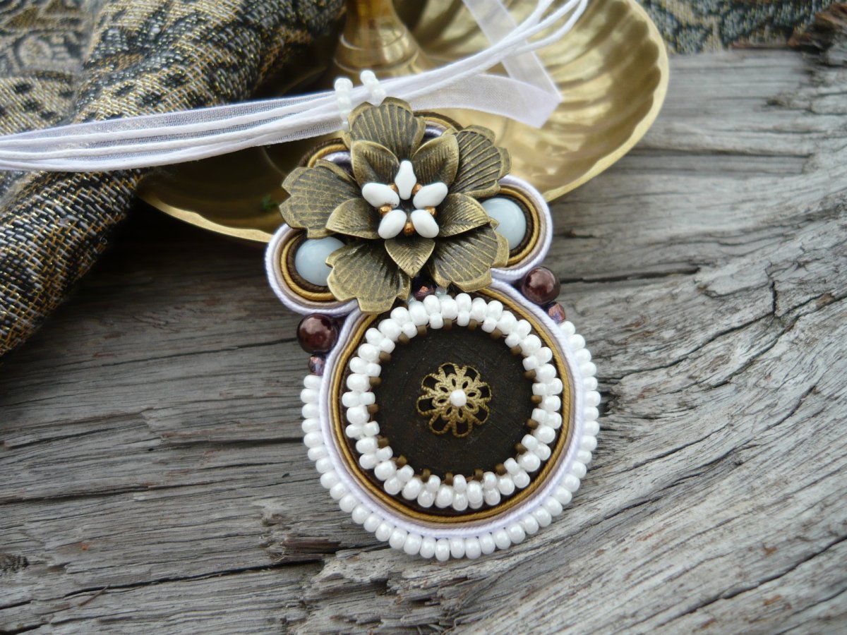 Sutaškový náhrdelník Thamyris