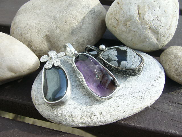 Náhrdelníky s malými přívěšky