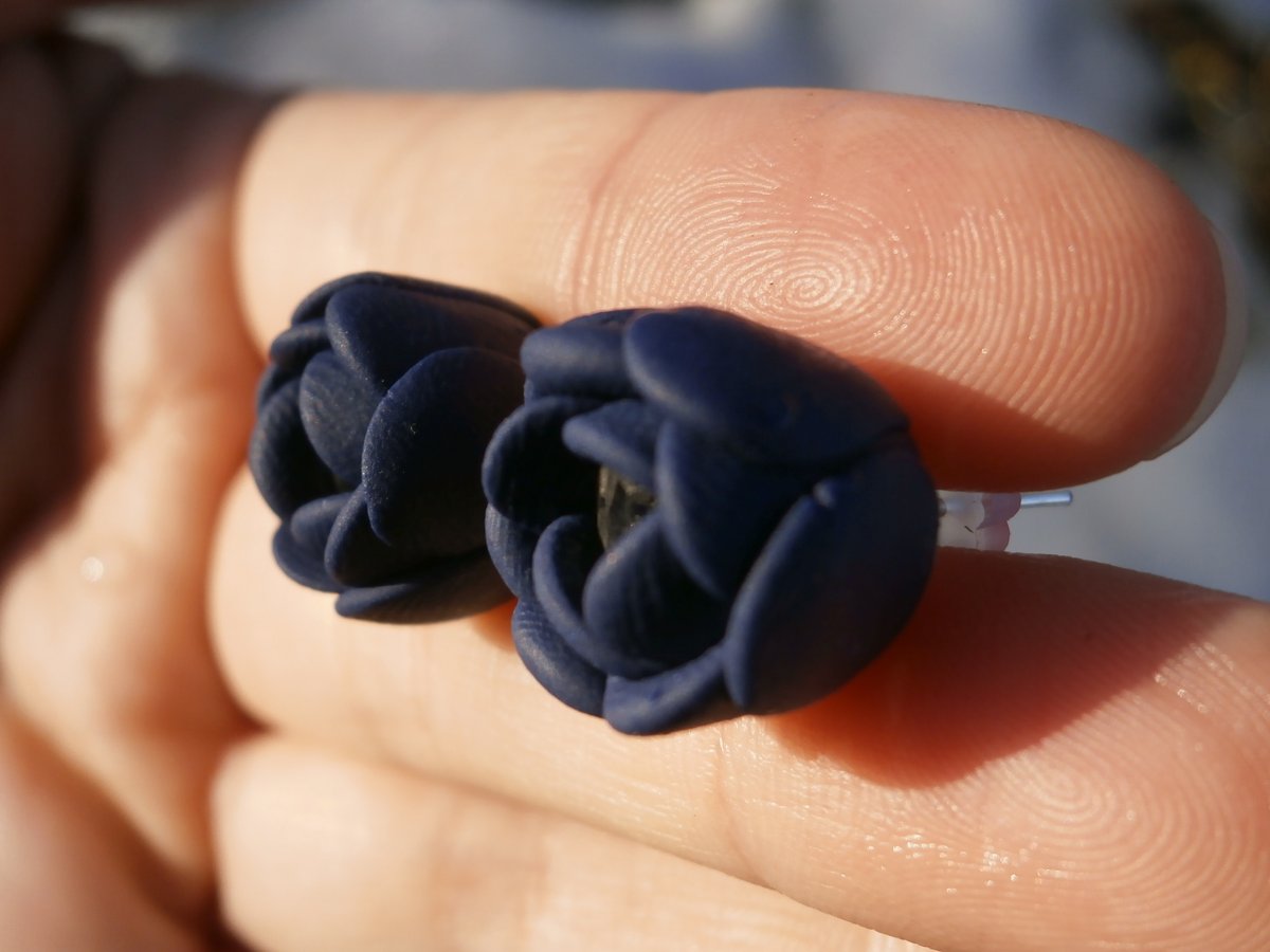 Náušnice poupátka tmavě modrá