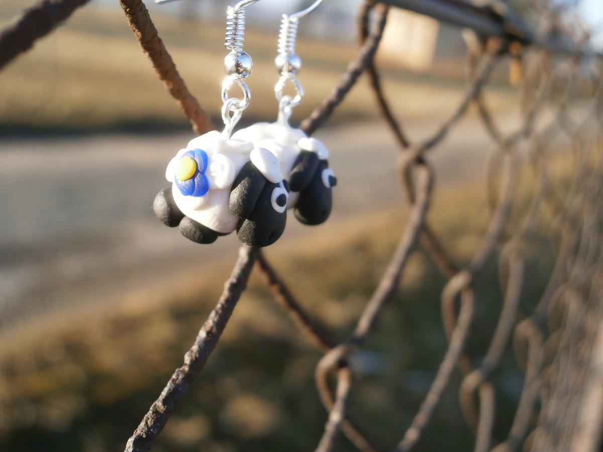 Náušnice ovečky s modrou kytičkou